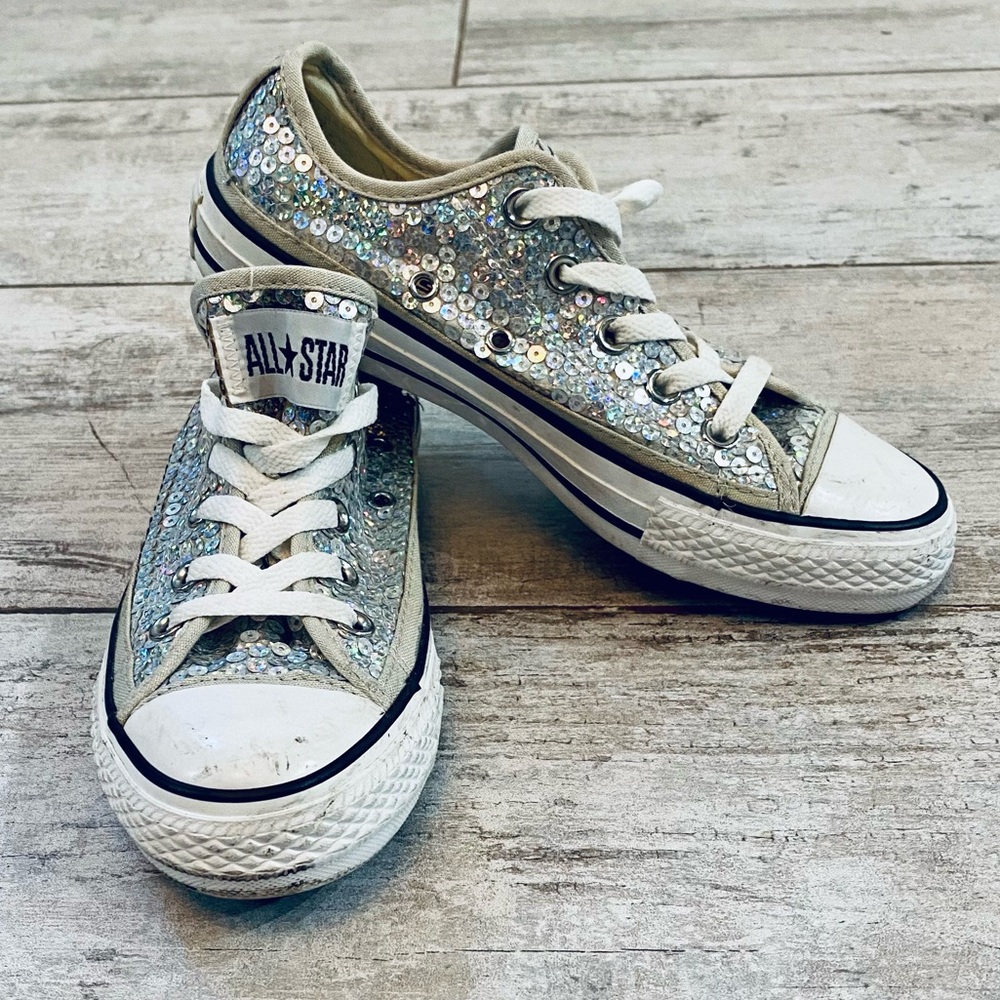 Converse Silver sequin size 6 low top chuck taylor sneakers